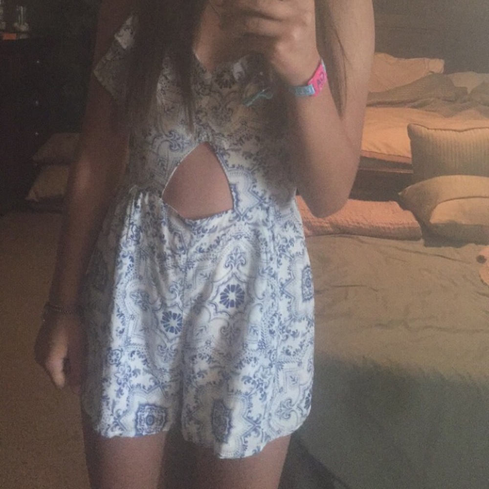 Cute pacsun romper